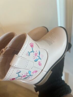 Cat & Jack Cream Ankle Boots with Pink & Blue Floral Embroidery